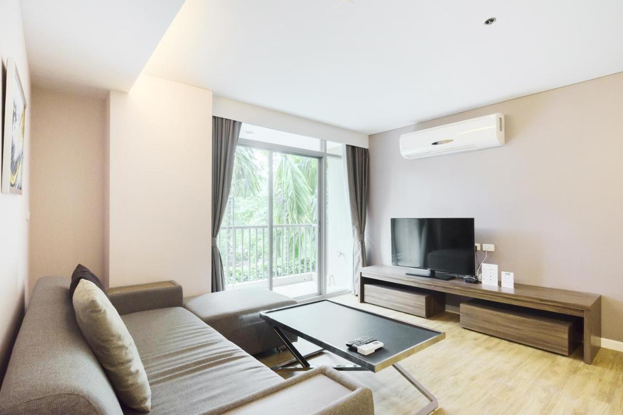 Locals Sathorn Siamese Nang Linchee Apartment Банкок Екстериор снимка